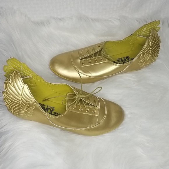 Jeremy Scott x Adidas Shoes - RARE Ladies Adidas Jeremy Scott Wings shoes